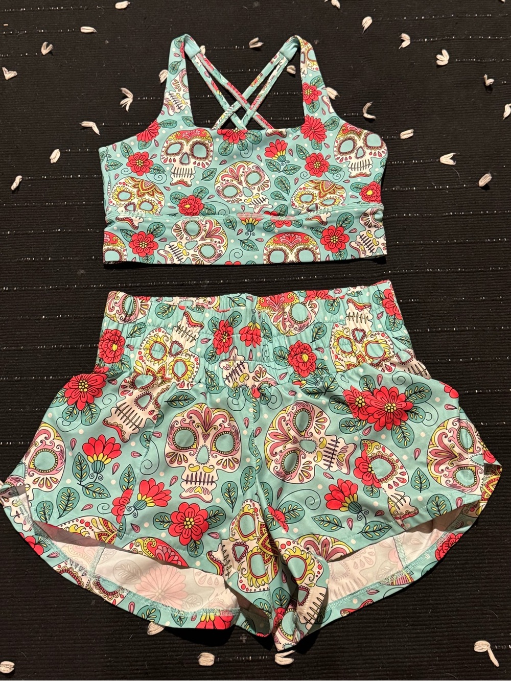 CVG SUGAR SKULL DAY DREAM SHORTS SET SZ MEDIUM